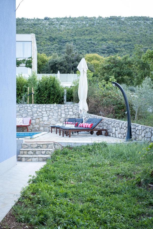 Villa Kate Drenje ลาบิน ภายนอก รูปภาพ